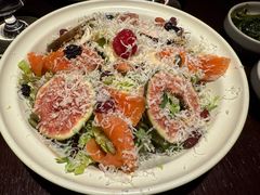 烟熏三文鱼沙拉-Fuzzy Bistro 浮几韩餐·茶酒馆
