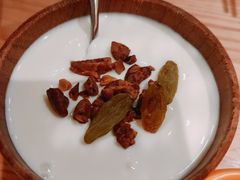 空运来的新疆酸奶-谷丽麦馕新疆菜·清真(步步高梅溪新天地店)