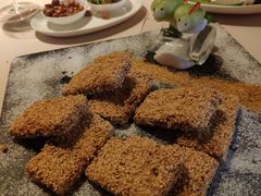 锅烧芝麻肘子-丽思卡尔顿酒店-天泰轩中餐厅(大沽北路店)
