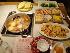 -尚尚仙·酸汤猪手·猪肚鸡火锅(华联万柳购物中心店)