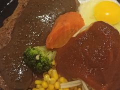 -汤姆家的牛排意面披萨(新城市广场店)