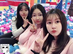 -嘿哟动霸CHUA·新潮玩运动娱乐中心·蹦床滑冰团建乐园