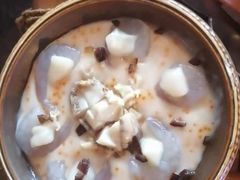 -老牌坊云南鱼豆花火锅(哈西万达店)