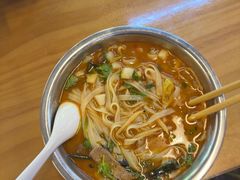 -丽丽三鲜螺蛳粉(田林路店)