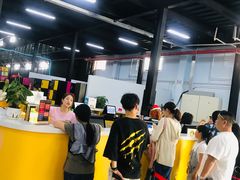 -嘿哟动霸CHUA·新潮玩运动娱乐中心·蹦床滑冰团建乐园