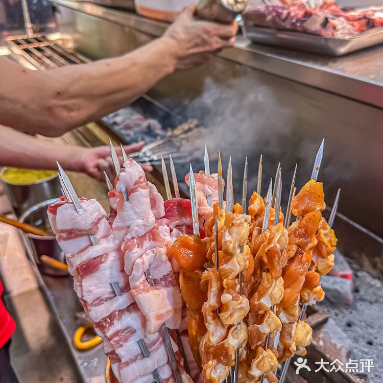 整条街飘满炭火香,徐州烧烤太顶了!