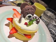 小熊泡芙配莓莓舒芙蕾松饼-西堤厚牛排(国瑞店)