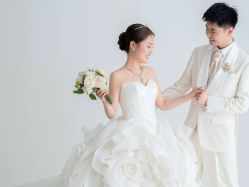 -雪中彩影婚纱摄影·微光艺术中心