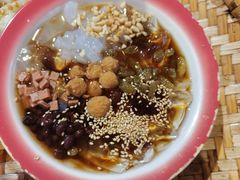 -爆炸头阿姨小四川正宗川味小吃(无任何分店)