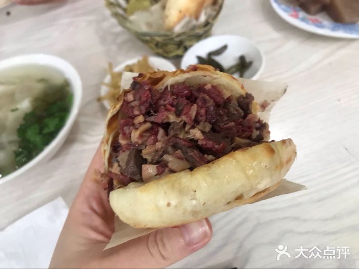 驴香馆丁家火烧板肠肉火烧图片