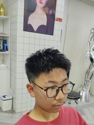 -米娜护肤造型