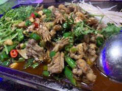 炭烧牛蛙平锅紫苏味-蘭奢雅集·江浙菜(青山江滩店)