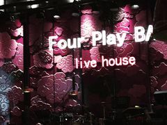 -FOUR PLAY BAR