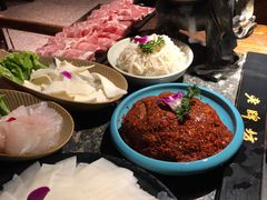 -老牌坊云南鱼豆花火锅(哈西万达店)