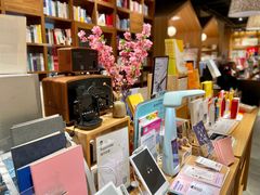 -百新书局(尚悦湾店)