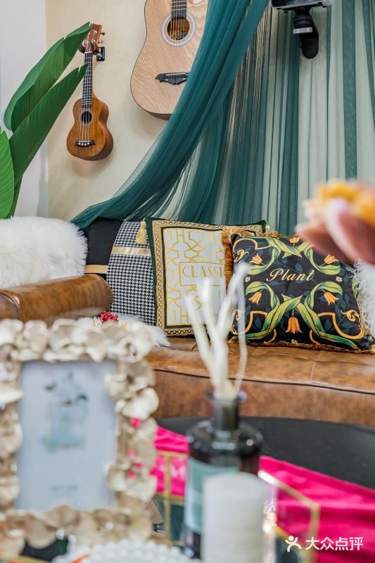 住进成都🌟 | 鲜艳又美腻！欢迎来到西域风情民宿🌺！