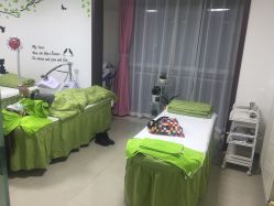 -荟草堂专业痘肌皮肤管理