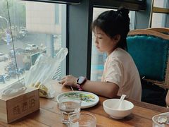 靠窗位-前海沿·青岛菜(大拇指广场石老人店)