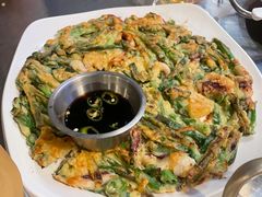 海鲜葱饼-富乐满韩国正宗炸鸡韩国料理(虹泉路店)