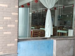 -辽河服务区-停车场