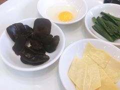 -桥香园过桥米线(国贸店)