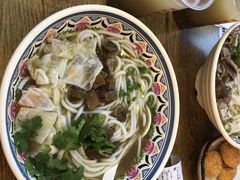 -鑫花溪牛肉米粉(人民广场店)
