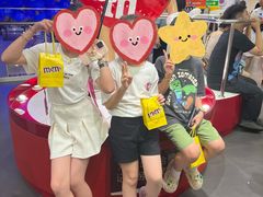 -m豆巧克力世界(上海世茂广场店)