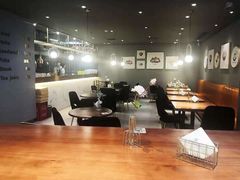 -POKEE VIA&Brunch·维娅(重庆来福士店)