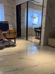 -罗亚帝造型·烫发染发