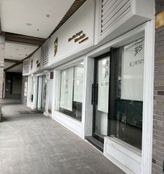 -龙之吻专业刺青·手工耳洞·纹身去色