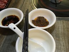 餐具摆设-萬户牛潮汕牛肉火锅(站前分店)