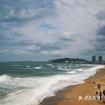 一望无际的大海 不断的拥着浪花赶来 真的超级治愈