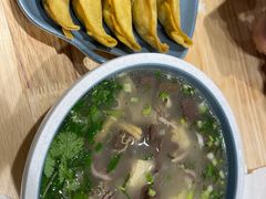 干切牛肉粉丝汤-老新隆牛肉锅贴(新街口店)