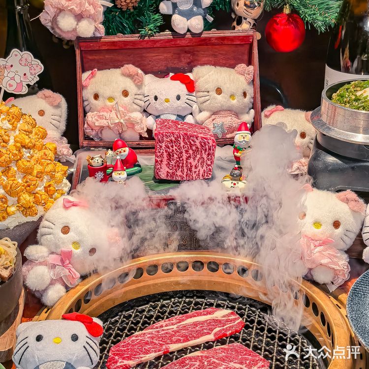 就在万象城🎄有Kitty猫的圣诞烧肉来啦!
