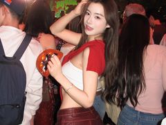 -瑞虹新天地月亮湾