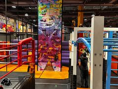 -Tenker Club弹刻极限主题公园 · 蹦床 · 团建 · 生日派对(大关店)