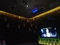 -K+全国连锁KTV(绿地缤纷天地店)