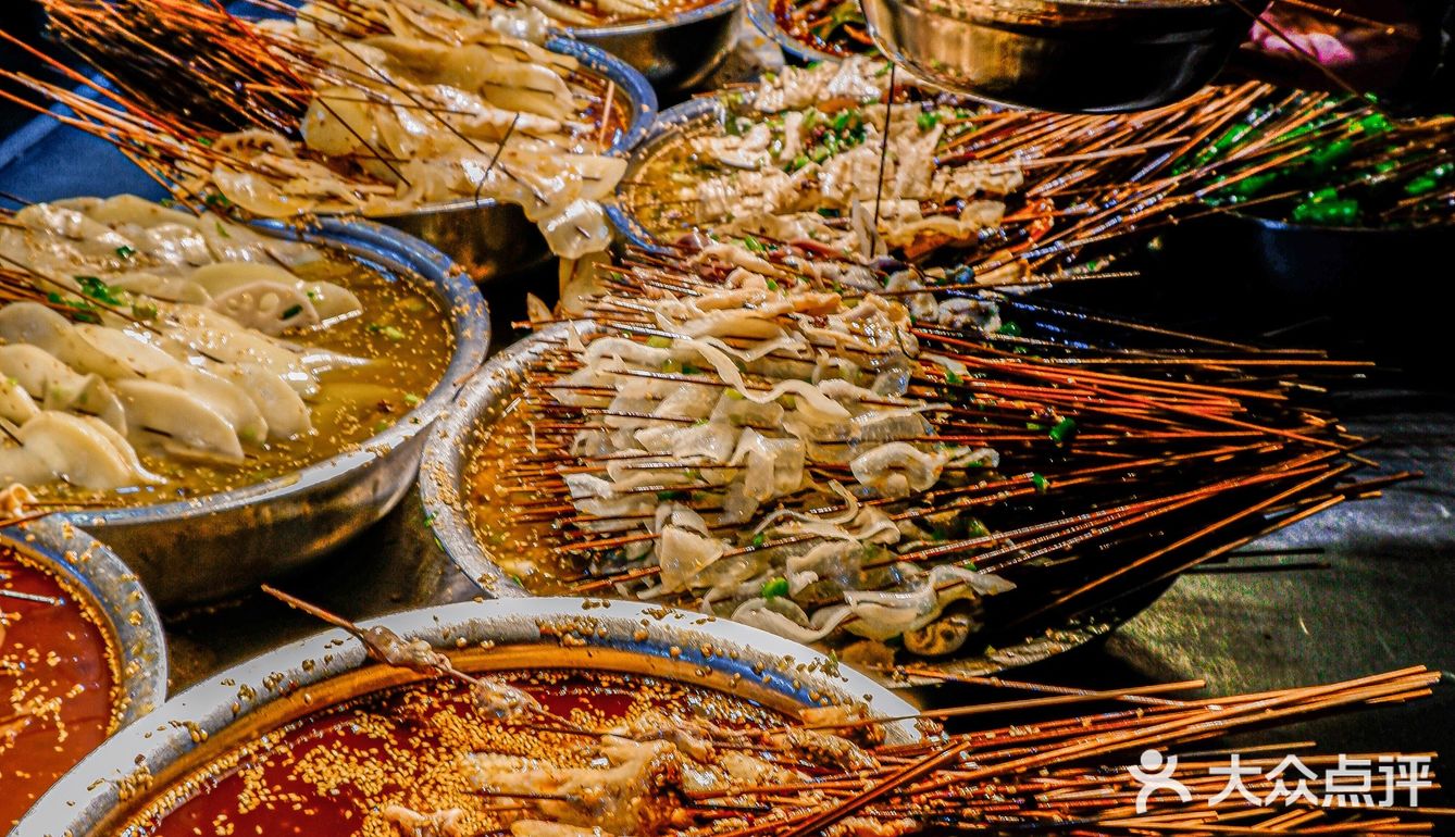 成都旅游必吃！人均25r的钵钵鸡天花板