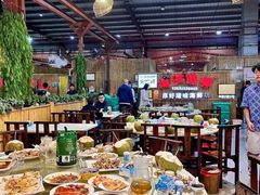 -三亚火车头万人海鲜广场