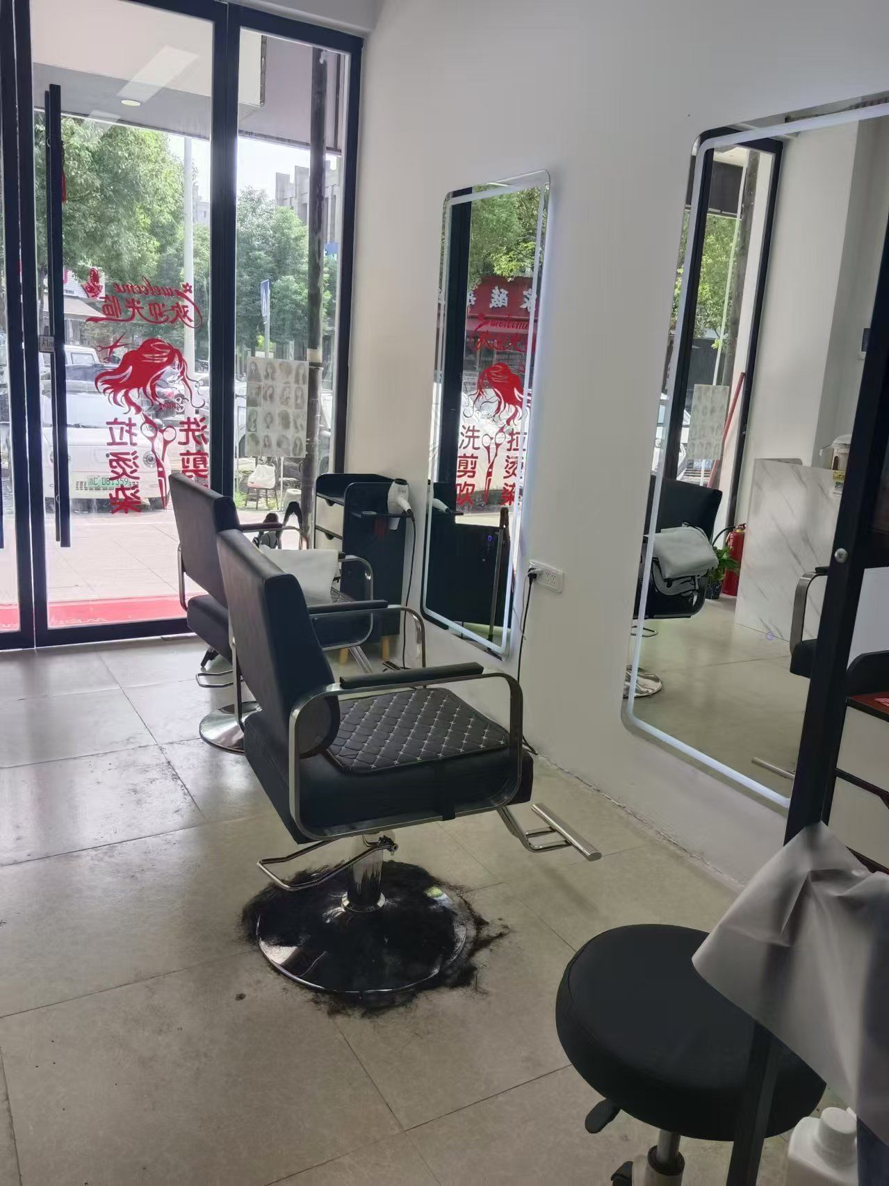 我在这家美发店的体验非常棒发型师很专业