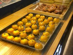 豆沙蛋黄酥-六贤记(杭州龙湖滨江天街店)