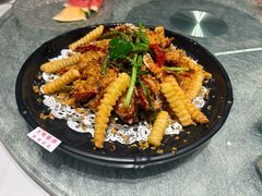 避风塘炒石岩蟹-79号渔船海鲜饭店(宝安店)