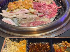 -火影不二碳烤牛肋条自助烤肉店榴莲鳗鱼生蚝(红山店)
