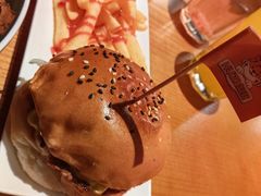 虎滋招牌汉堡-HUZI虎滋精酿餐吧(京西大悦城店)