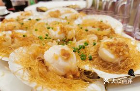 Steamed Large Abalone with Garlic and Vermicelli