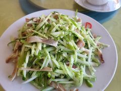 黄瓜猪耳朵-华龙特色大骨鸡农家菜馆