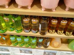 -名创优品(北京新中关购物中心地铁层店)