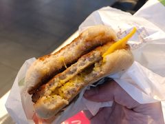 芝士猪柳蛋汉堡-麦当劳(宁波火车高铁站店)