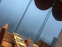 -荣誉国际酒店-云顶旋转餐厅