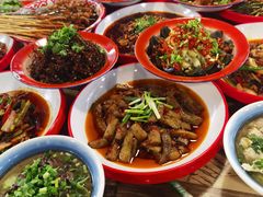 -冯烫烫跷脚牛肉·川菜小馆(武胜西街店)